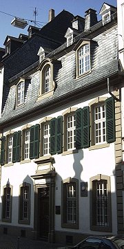 Cliquez sur l'image pour poursuivre la visite